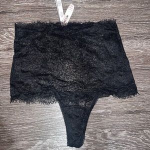 NWT Victoria’s Secret Ultra High Waist Lace Thong - Size Small